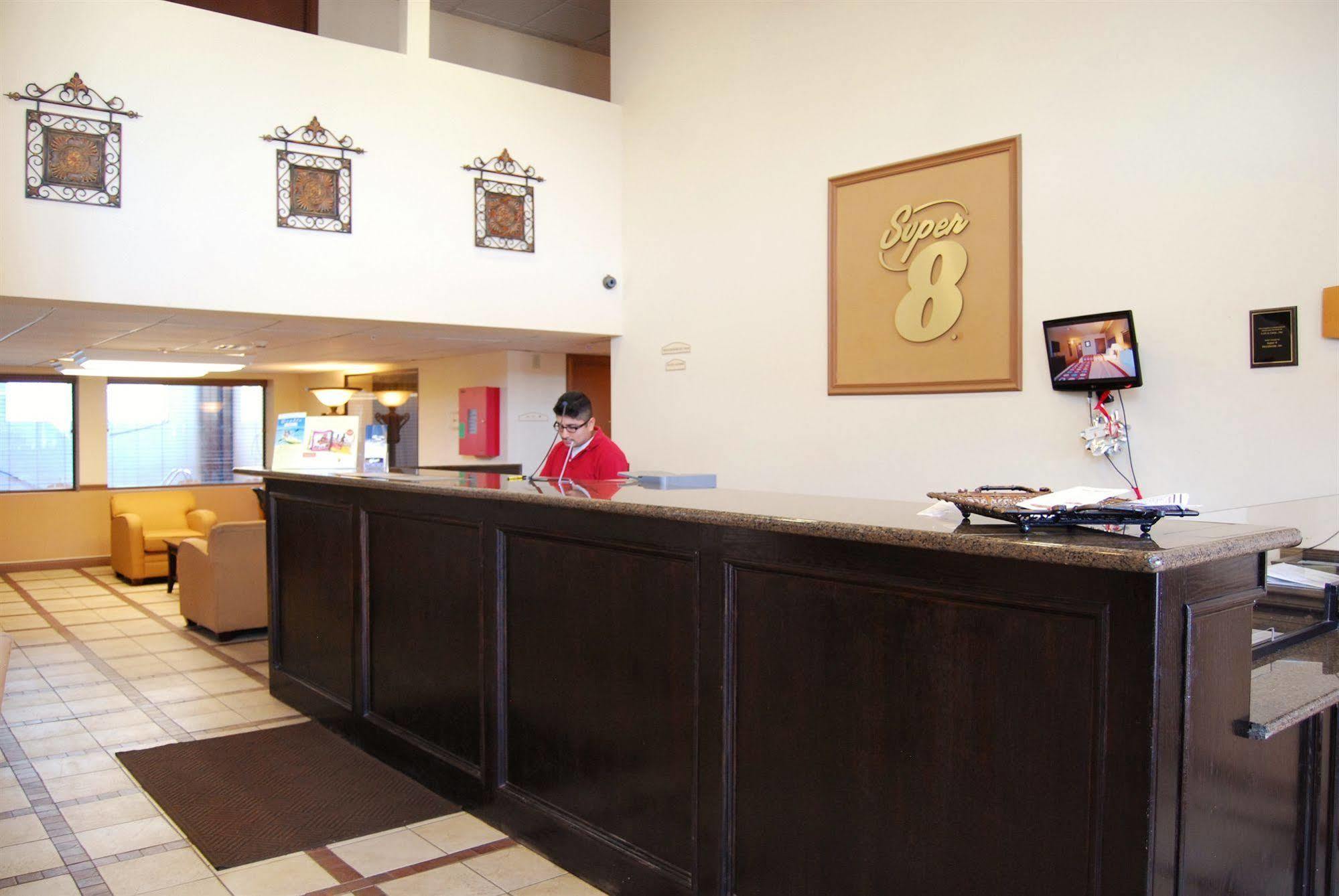 Super 8 By Wyndham Oklahoma City Exterior foto